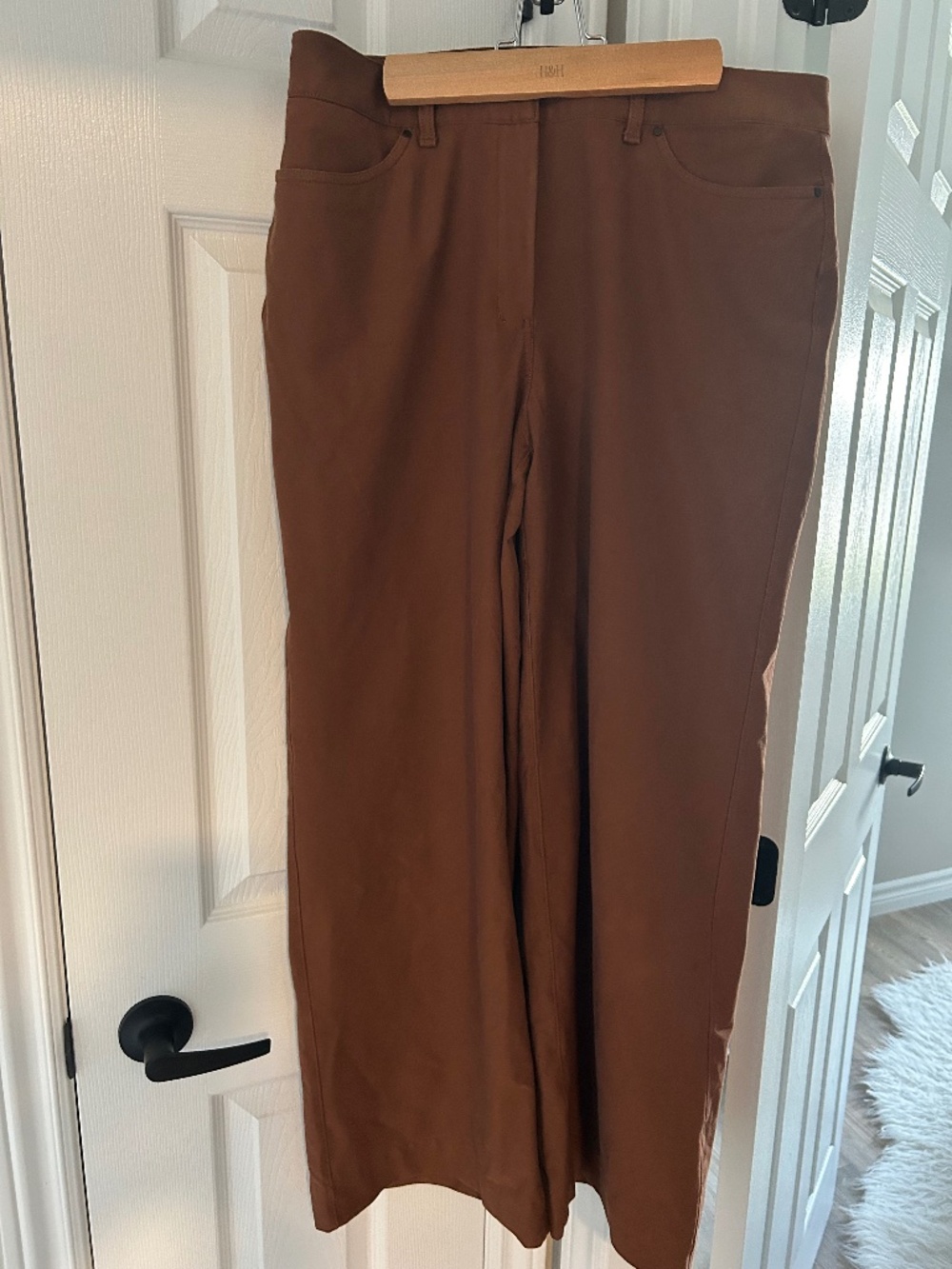 Lululemon Wide leg Trouser (Tag attached )sells for $148.